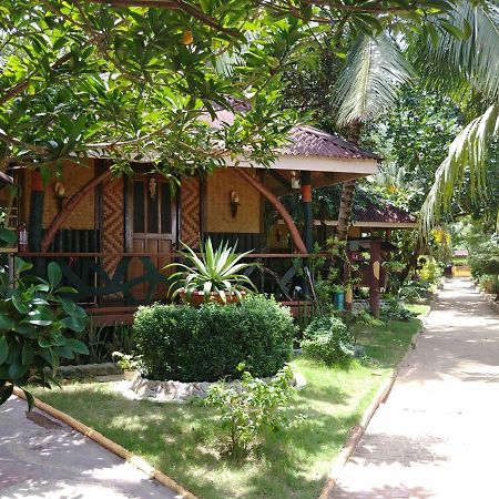 Kalinga Beach Resort 爱妮岛 外观 照片