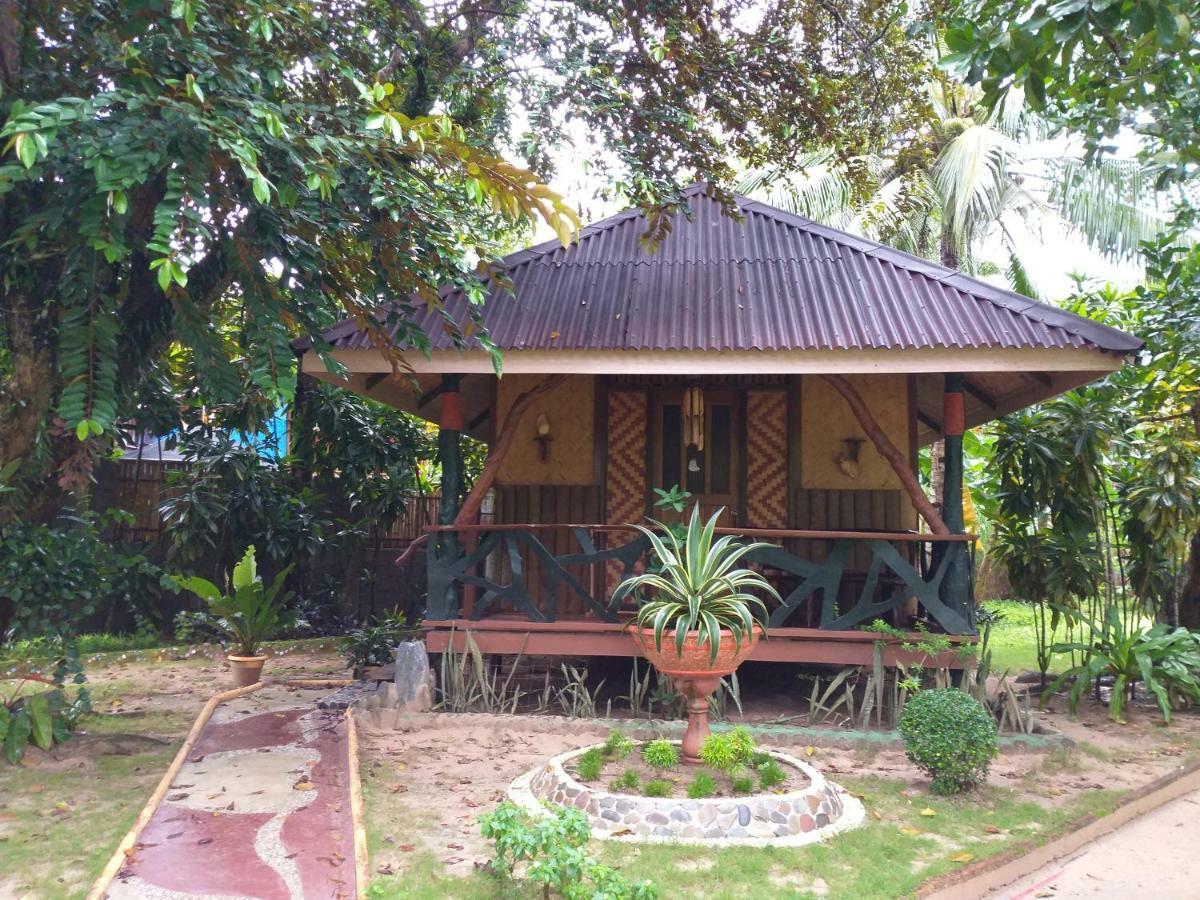 Kalinga Beach Resort 爱妮岛 外观 照片