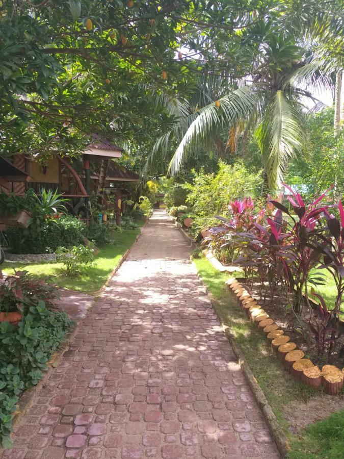 Kalinga Beach Resort 爱妮岛 外观 照片